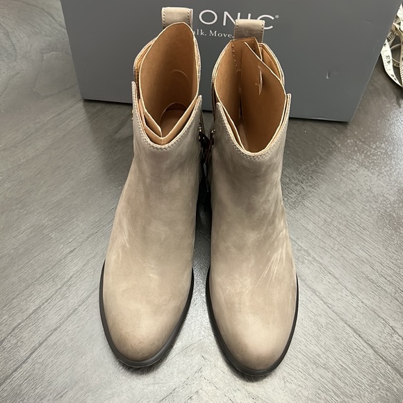 VIONIC SIENNA WATERPROOF ANKLE BOOT (WOMEN) - STONE NUBUCK - Picture 5 of 9